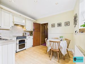Kitchen/Breakfast Room- click for photo gallery